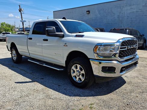 Used 2024 RAM 3500 Big Horn AWD/4WD image 7