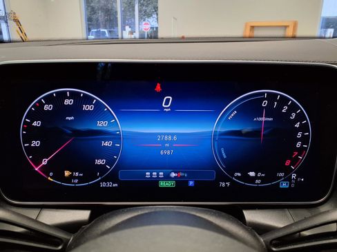 Used 2025 Mercedes-Benz GLC 350e 4MATIC image 29