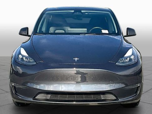 Used 2024 Tesla Model Y 2WD image 3