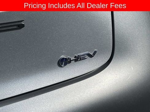 Used 2024 Toyota Prius LE FWD image 6