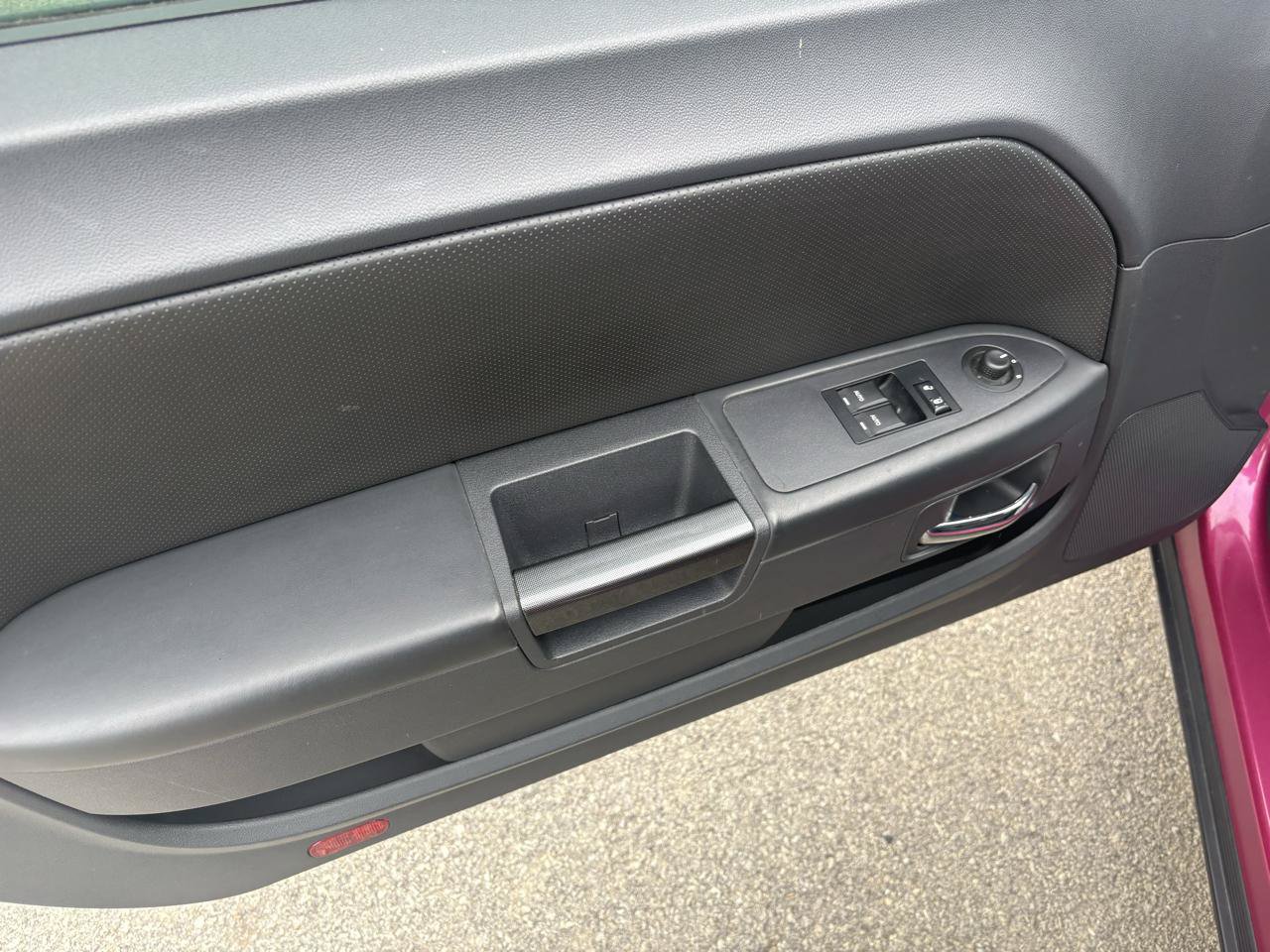 Used 2010 Dodge Challenger R/T RWD image 9