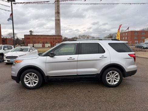 Used 2011 Ford Explorer XLT w/ 202A Rapid Spec Order Code image 2