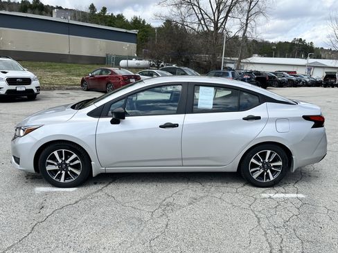 Used 2023 Nissan Versa S w/ S Plus Package FWD image 4