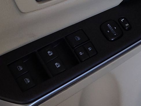 Used 2017 Toyota Camry LE image 27