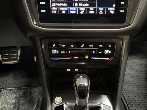 Certified 2024 Volkswagen Tiguan SE R-Line FWD image 30