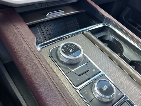 Used 2023 Ford Expedition Max Limited image 22