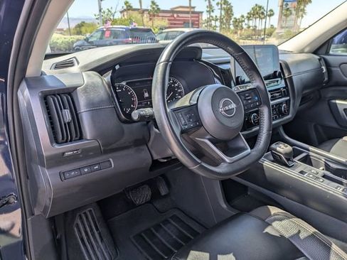 Certified 2024 Nissan Pathfinder SL w/ Black Appearance Package FWD image 10