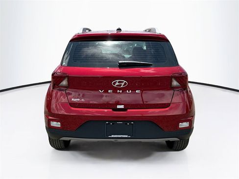 New 2025 Hyundai Venue Limited image 5