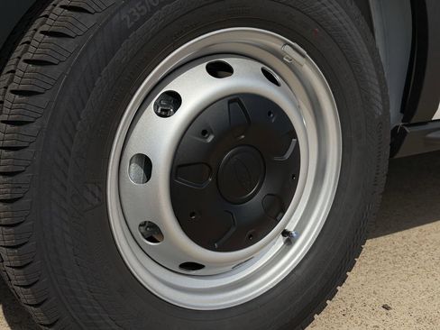 New 2025 Ford Transit 250 148 Medium Roof image 34