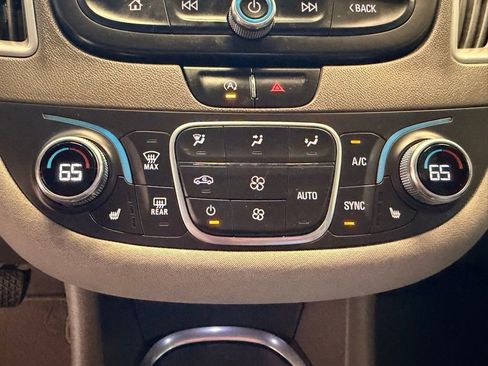 Used 2022 Chevrolet Malibu LT FWD image 29