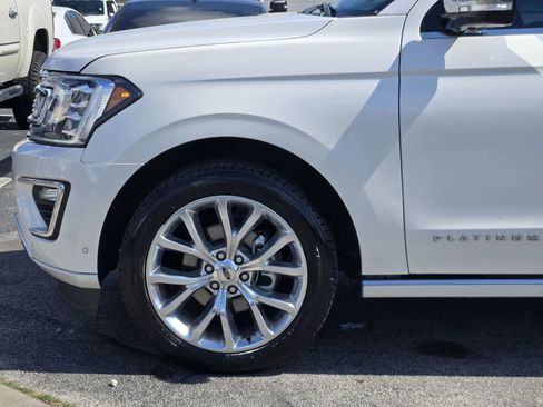 Used 2019 Ford Expedition Platinum RWD image 9