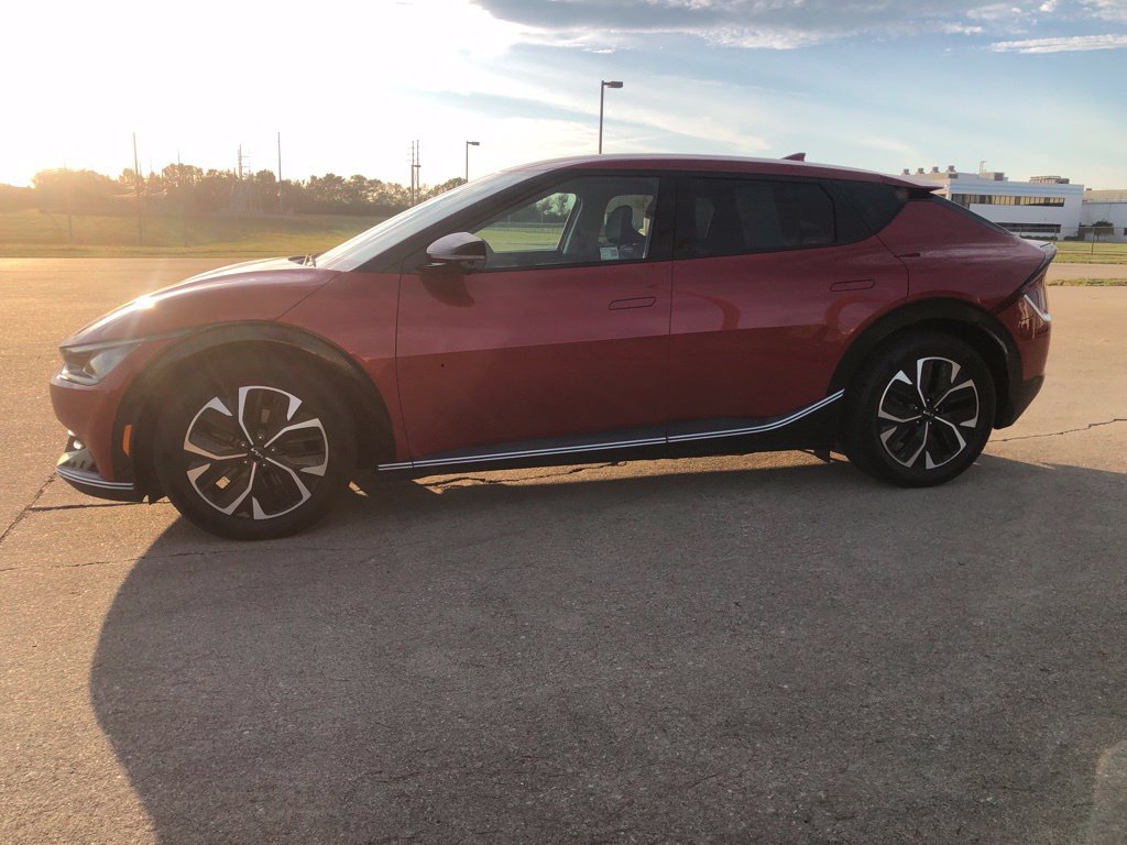 Used 2023 Kia EV6 Wind w/ Wind Technology Package AWD/4WD image 1