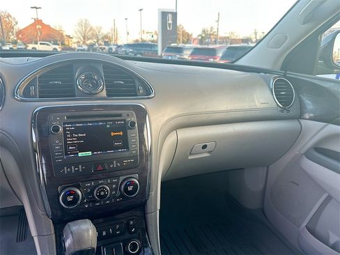 Used 2017 Buick Enclave Premium image 20