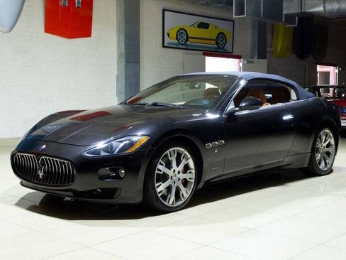 Used 2015 Maserati GranTurismo Convertible RWD image 2