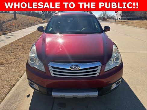 Used 2011 Subaru Outback 2.5i Limited image 10