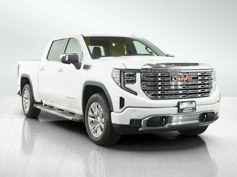 Used 2022 GMC Sierra 1500 Denali w/ Technology Package AWD/4WD image 7