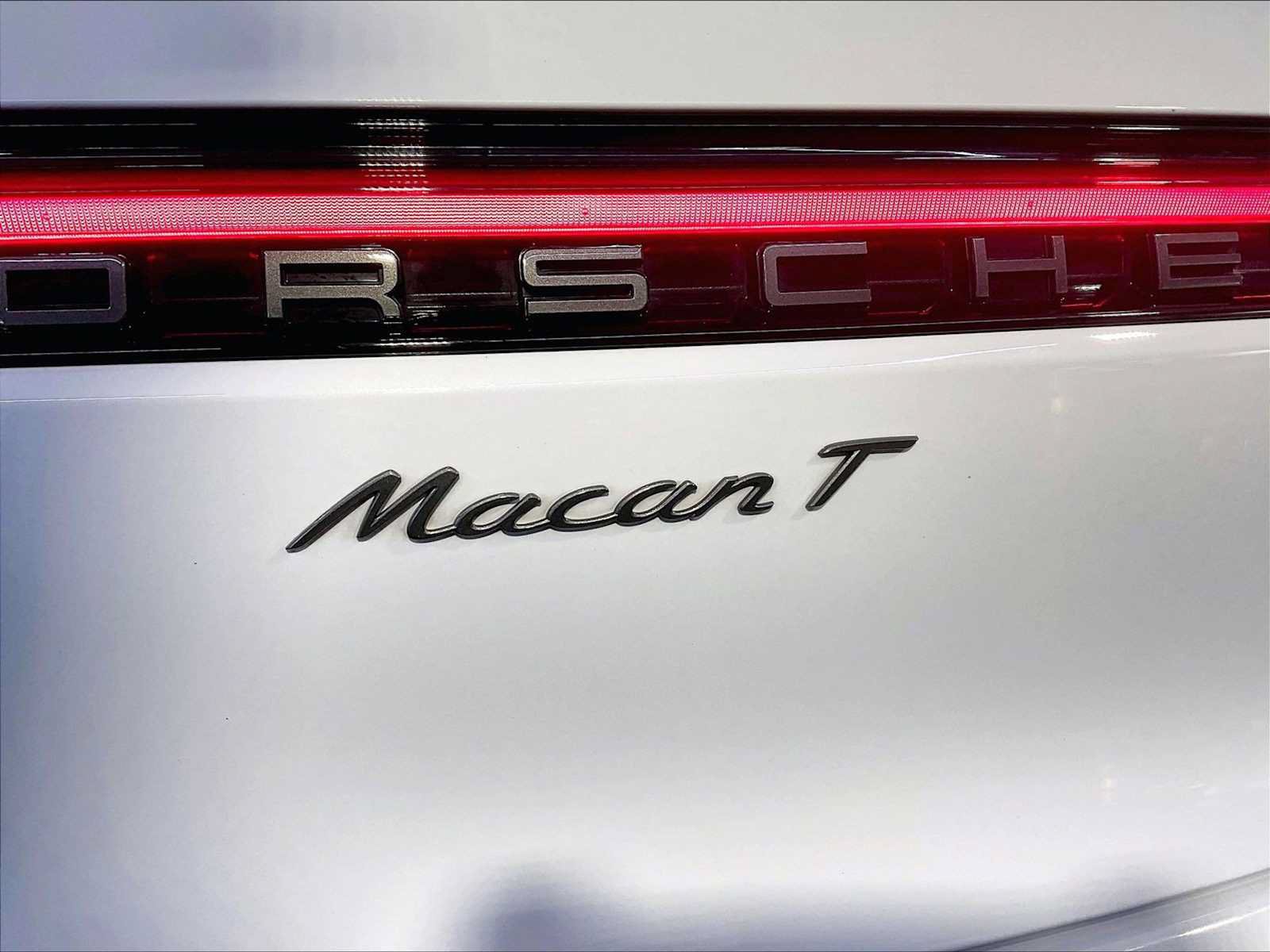Certified 2023 Porsche Macan Turbo AWD/4WD image 35