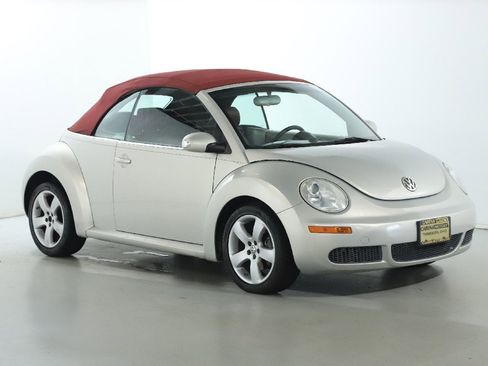 Used 2009 Volkswagen Beetle Blush image 15