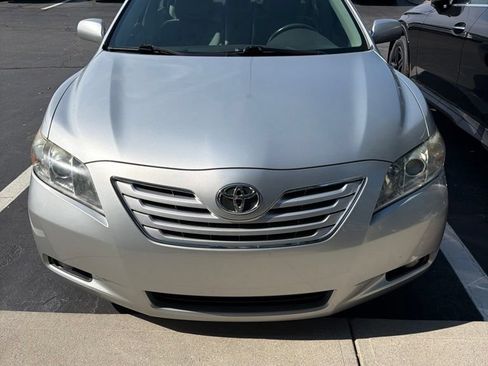 Used 2007 Toyota Camry XLE FWD image 2