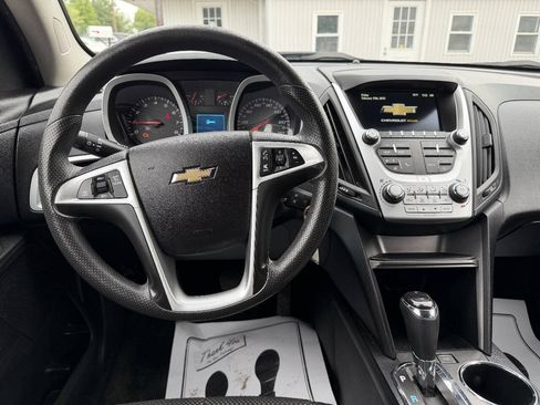 Used 2017 Chevrolet Equinox LT FWD image 11