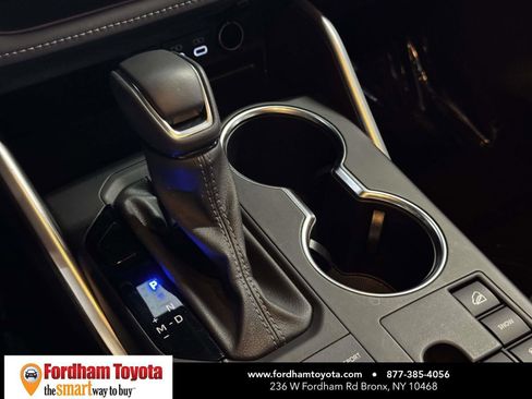 Used 2024 Toyota Highlander LE AWD/4WD image 26