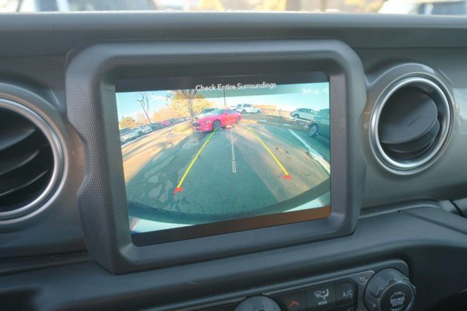 Used 2020 Jeep Wrangler Unlimited Sahara AWD/4WD image 23