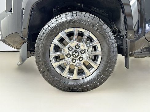 Certified 2025 Toyota Tacoma Limited AWD/4WD image 26