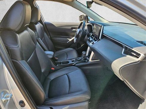 Used 2024 Toyota Corolla Cross XLE FWD image 25