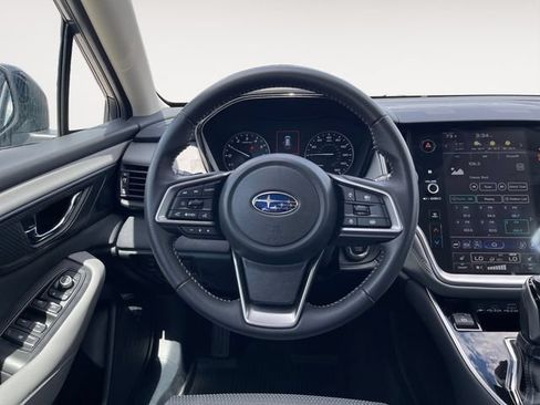 Used 2025 Subaru Outback Premium AWD/4WD image 12