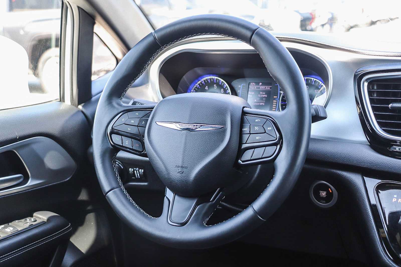 Used 2018 Chrysler Pacifica Touring Plus w/ S Appearance Package FWD image 16