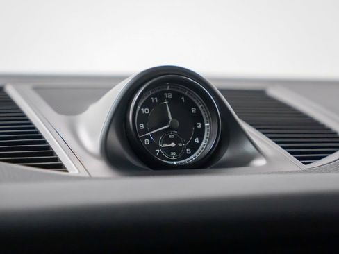 Certified 2025 Porsche Macan image 29