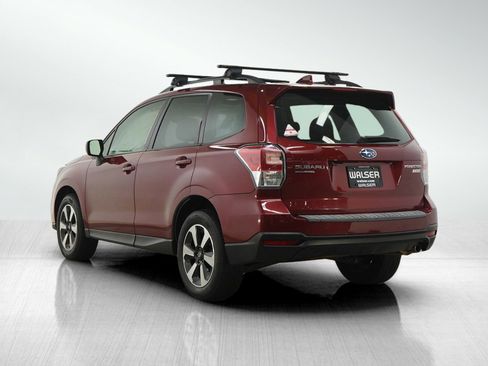 Used 2017 Subaru Forester 2.5i Premium AWD/4WD image 3