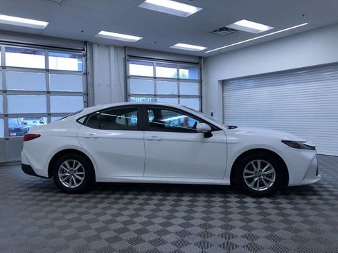 Used 2025 Toyota Camry LE image 35