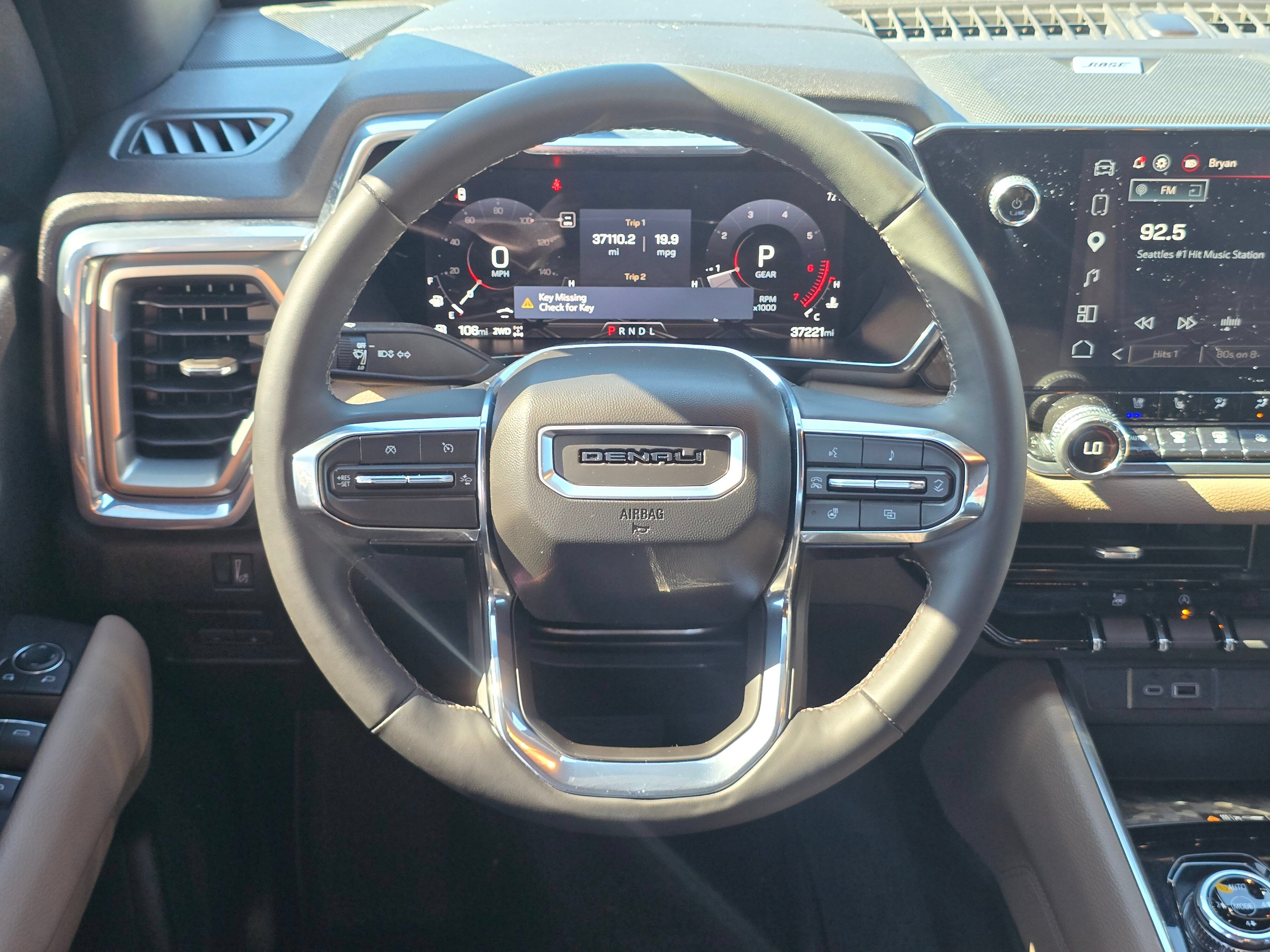 Used 2023 GMC Canyon Denali w/ Denali Black Edition AWD/4WD image 19