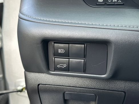 Used 2022 Toyota Highlander XLE image 24