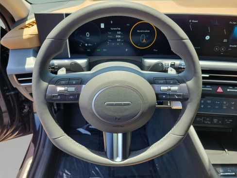 New 2025 Hyundai Sonata Limited image 18