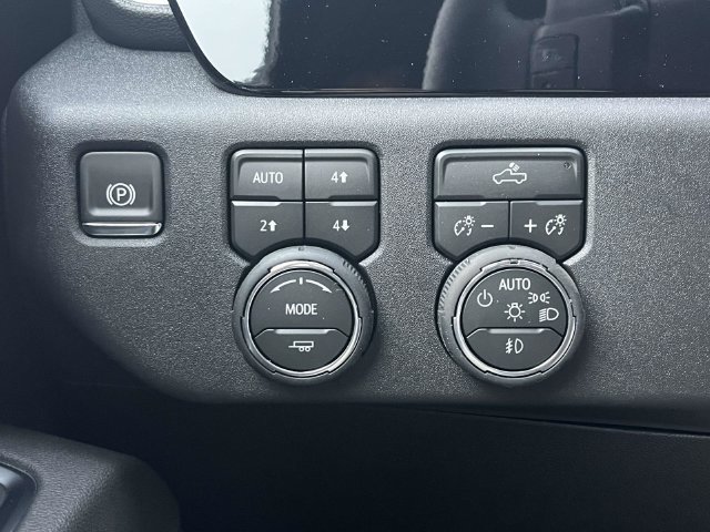 New 2026 Chevrolet Silverado 1500 RST w/ Convenience Package II AWD/4WD image 17