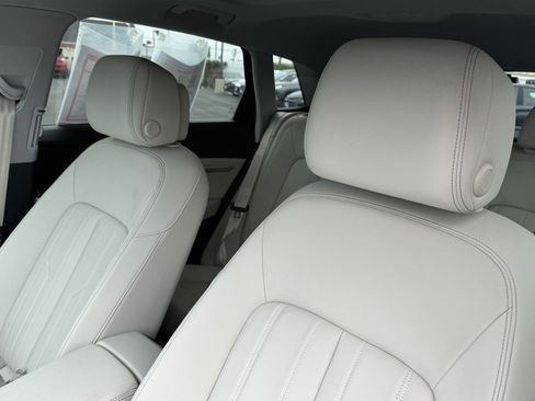 Used 2022 Audi e-tron Premium image 21