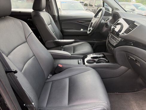 Used 2021 Honda Pilot Touring image 18