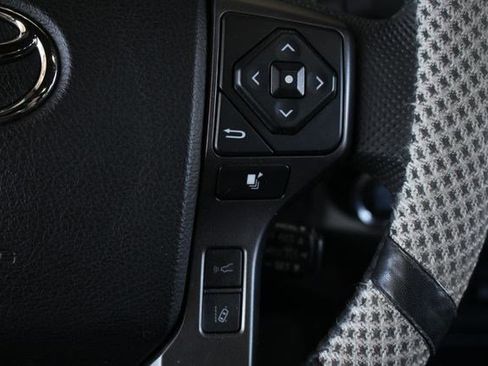 Used 2022 Toyota Tacoma 4x4 Double Cab image 15