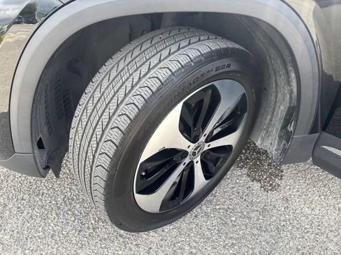 Used 2025 Mercedes-Benz GLA 250 image 32