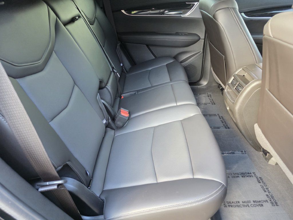 Used 2024 Cadillac XT5 Premium Luxury w/ Technology Package AWD/4WD image 21