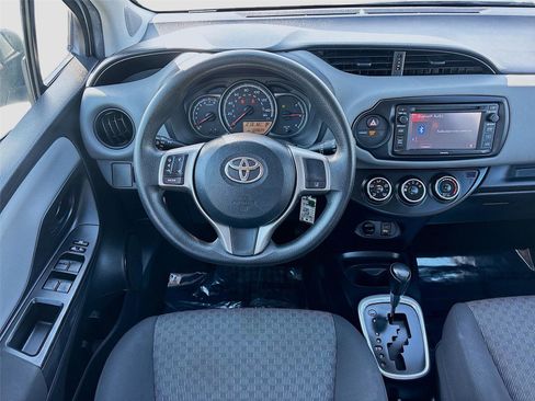 Used 2017 Toyota Yaris L image 20