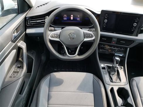 New 2025 Volkswagen Jetta SE image 10
