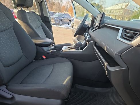 Used 2021 Toyota RAV4 XLE image 11
