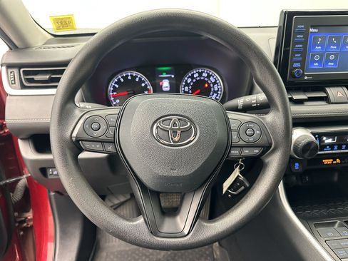 Used 2021 Toyota RAV4 LE AWD/4WD image 11