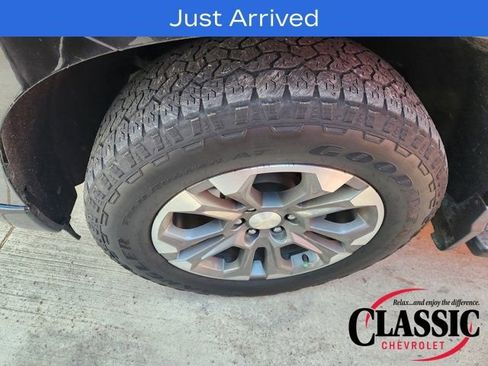 Used 2024 Chevrolet Silverado 1500 High Country w/ Z71 Off-Road Package image 15