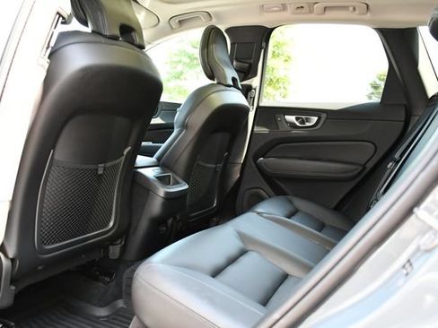 Certified 2024 Volvo XC60 B5 Core w/ Climate Package AWD/4WD image 19