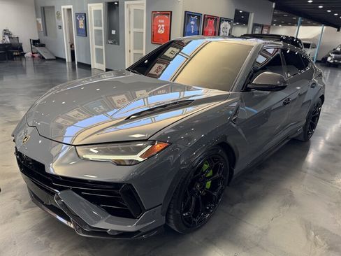 Used 2024 Lamborghini Urus Performante AWD/4WD image 1