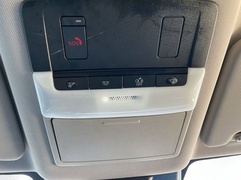 Used 2025 Nissan Rogue SV image 28